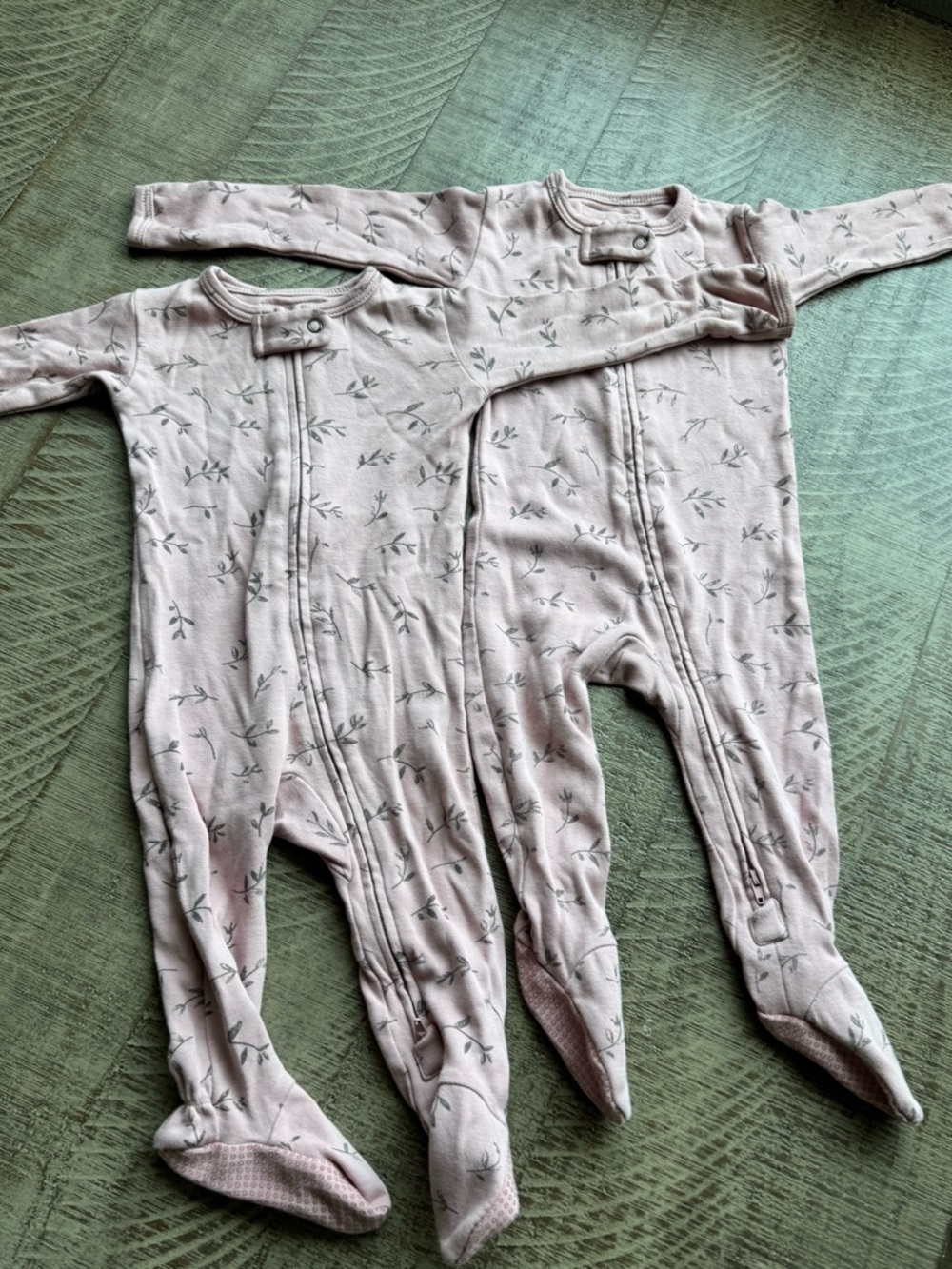 Bundle twin L'ovedbaby Pink Long-Sleeve Floral Print Top one-piece sleepers